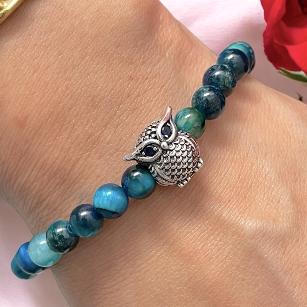 Stunning 925 Sterling Silver Owl & Natural Blue Bead Stretch Bracelet.